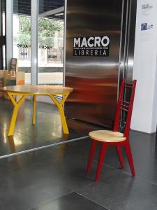 Sedia e Tavolo PI al MACRO di Roma